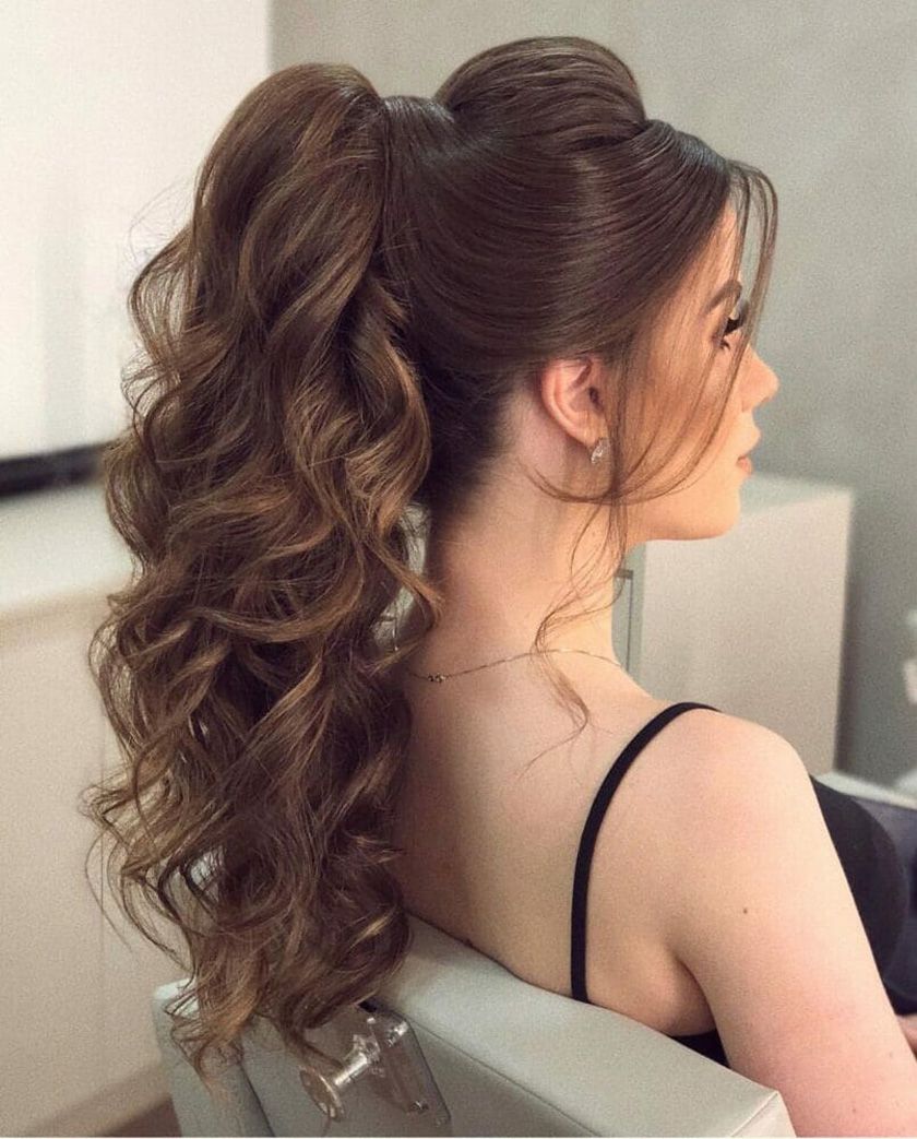 Búi tóc đuôi ngựa dành cho bạn nữ theo phong cách hiện đại, sang trọng (Nguồn: Sưu tầm)